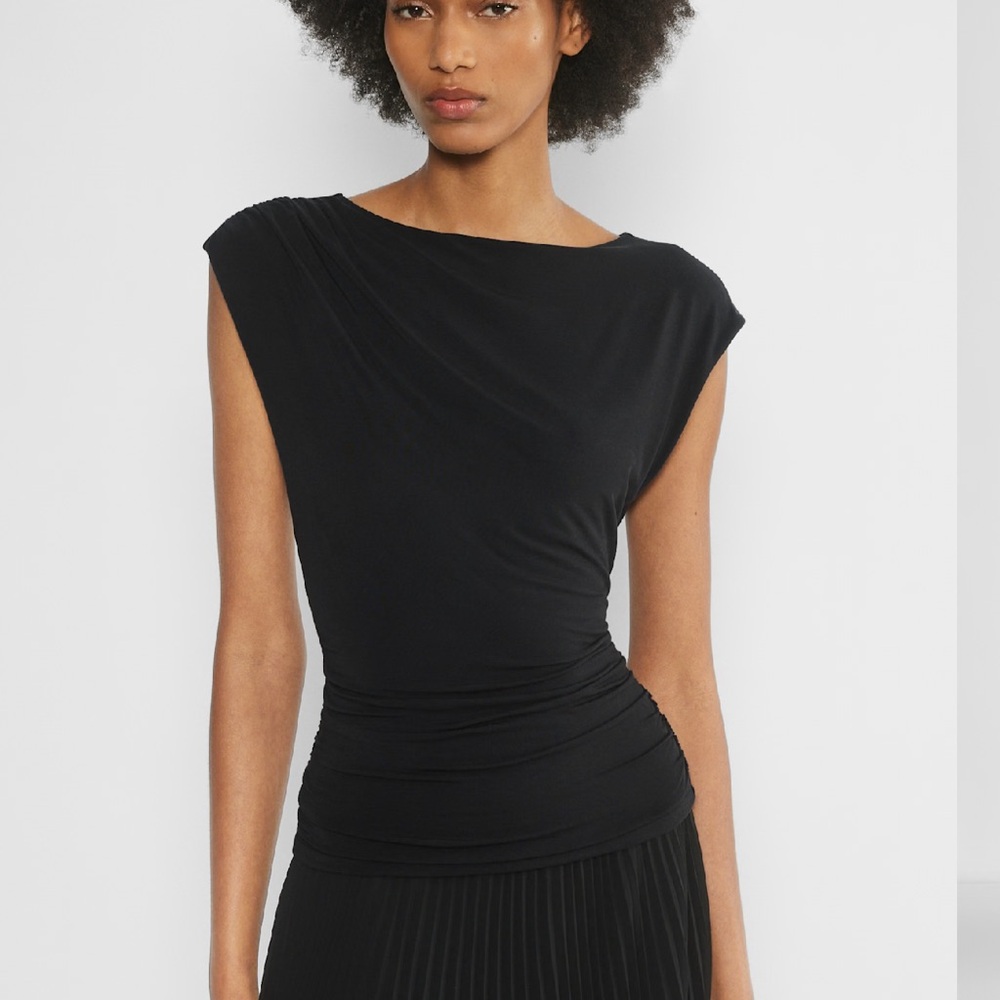 Aritzia Smooth Matter Roxanne Top in M